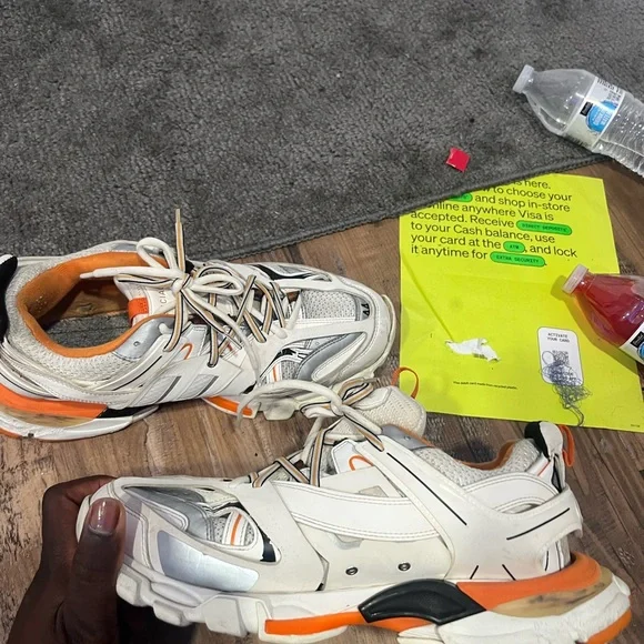 Balenciaga Dynamic White and Orange Sneakers - Picture 4 of 7